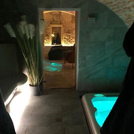 Jaccuzi & Spa Des Caves Stanislas Nancy Bagian luar foto