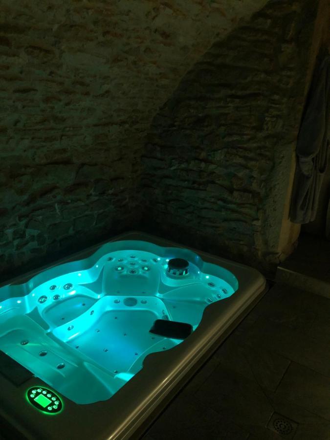 Jaccuzi & Spa Des Caves Stanislas Nancy Bagian luar foto