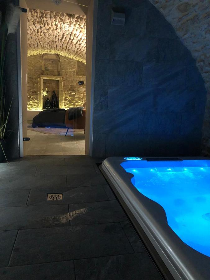 Jaccuzi & Spa Des Caves Stanislas Nancy Bagian luar foto